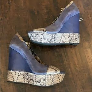 Jessica’s Simpson snake print wedge